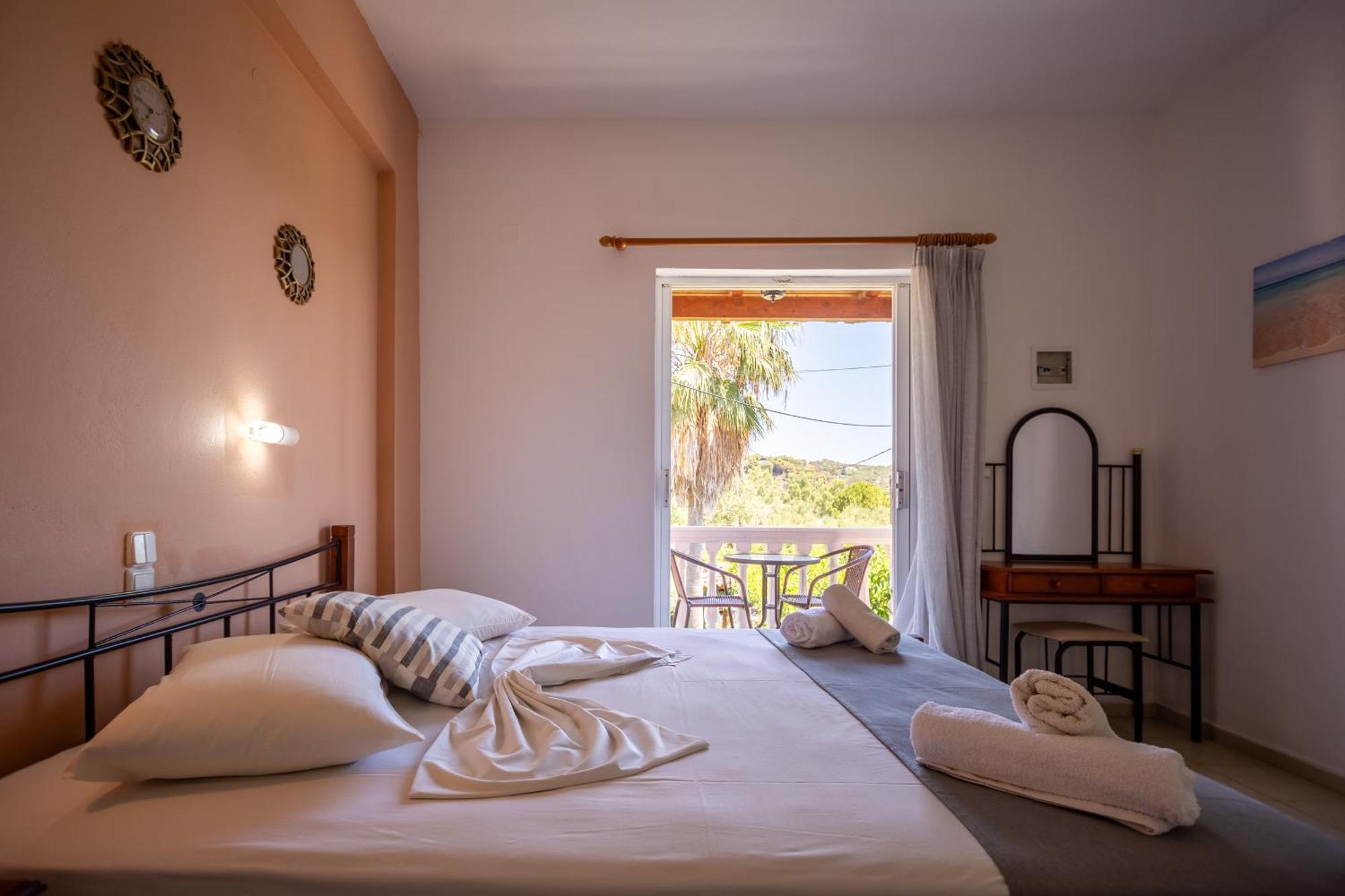 Aparthotel Kyprianos Keri Exteriér fotografie